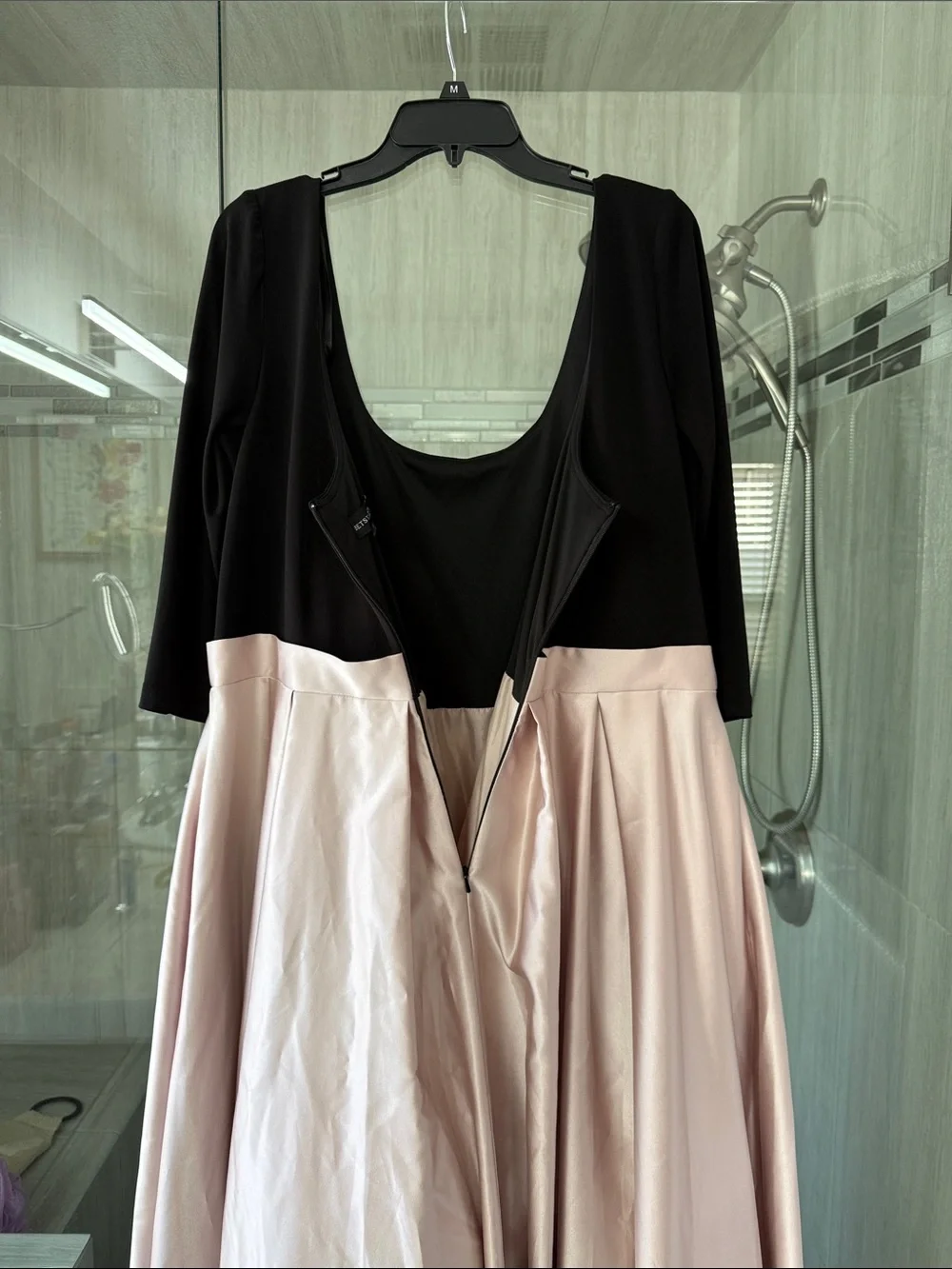 BETSY AND ADAM
Scoop Bodice 3/4 Sleeve Gown with Satin Skirt - Picture 5 of 10